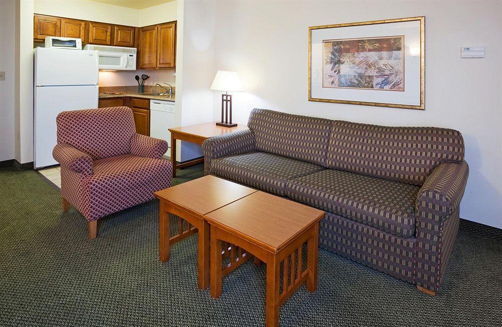 Staybridge Suites Madison - East By Ihg Room photo